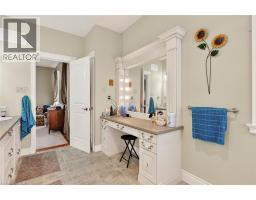 15 HAMPDEN Street - 23