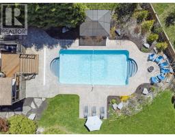 667 BURNETT Avenue - 16