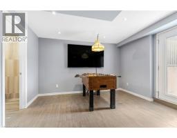667 BURNETT Avenue - 47