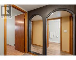401 MOHAWK Road W - 27