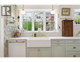 33 BRANT Road N - 14