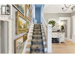 33 BRANT Road N - 23