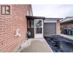 8 SANFORD Crescent - 3