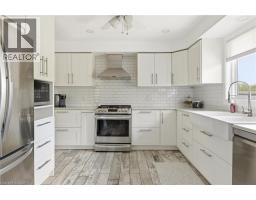 25 GREENOCK Drive - 4