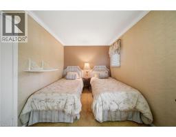 133 MCCALL Crescent - 32
