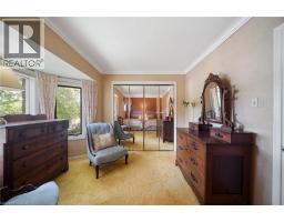133 MCCALL Crescent - 34