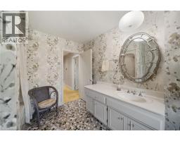 133 MCCALL Crescent - 36