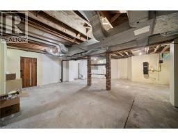 133 MCCALL Crescent - 39