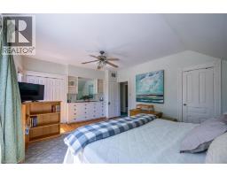 220 QUEEN Street - 32