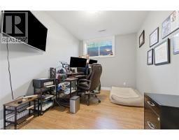 901 VALEBROOK Court - 34