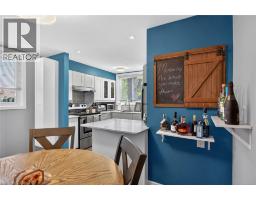 25 BRITTEN Close UnitNo. A17 - 18