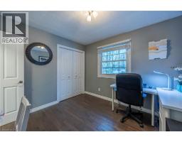 70 BERKLEY Crescent - 18