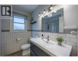 70 BERKLEY Crescent - 21
