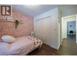 70 BERKLEY Crescent - 24