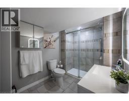 70 BERKLEY Crescent - 30