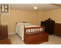 15 RICHARD Avenue - 17