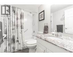 250 GLENRIDGE Drive UnitNo. 401 - 18