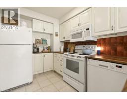 10 HUNTINGWOOD Avenue UnitNo. 20 - 11