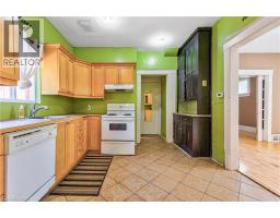 22 HERLAN Avenue - 11