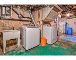 22 HERLAN Avenue - 24