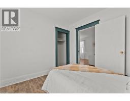 10 MONCK Street - 24