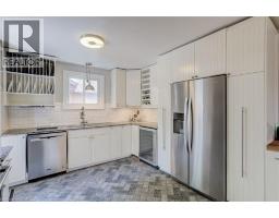 27 BLOOMSBURY Court - 11
