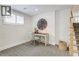 27 BLOOMSBURY Court - 24