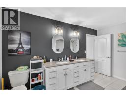 9 FLEMING Crescent - 17