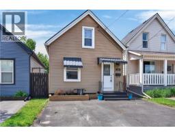 69 ROBINS Avenue - 2