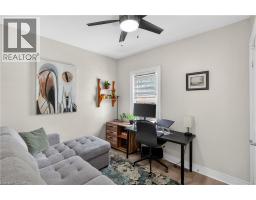 69 ROBINS Avenue - 21