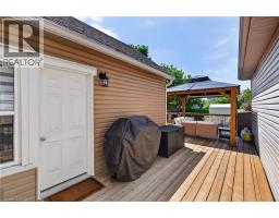 69 ROBINS Avenue - 33