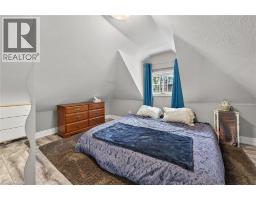 219 HESS Street S - 26