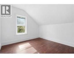 572 DOWNIE Street - 28
