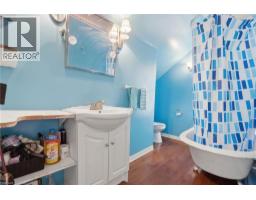 572 DOWNIE Street - 34