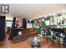 18 DENNIS Avenue - 18