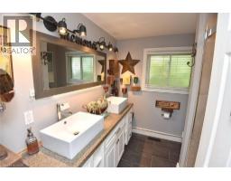 18 DENNIS Avenue - 7