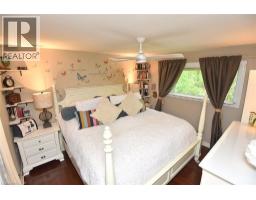 18 DENNIS Avenue - 9