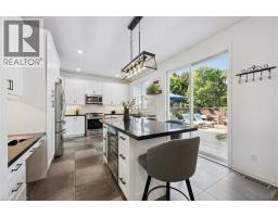 4 BRAYSHAW Drive - 11
