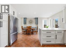 56 MCCAFFERY Crescent - 16