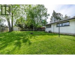 22 CHARLOTTE Crescent - 36