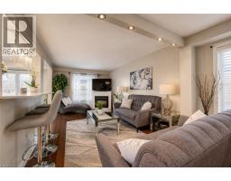 913 COPPER LEAF Crescent - 12