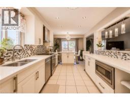 913 COPPER LEAF Crescent - 16