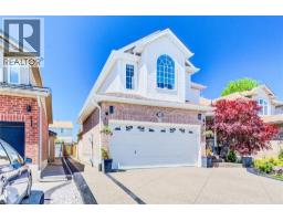 913 COPPER LEAF Crescent - 2