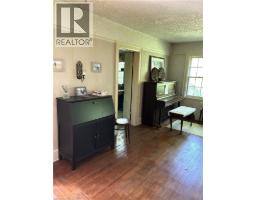 399 NORFOLK Street S - 11