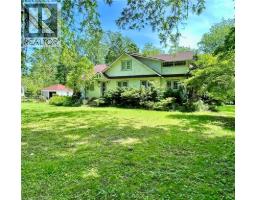 399 NORFOLK Street S - 3