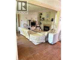 399 NORFOLK Street S - 9