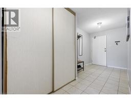 55 GREEN VALLEY Drive UnitNo. 1012 - 4