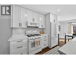 10 AMBER Street - 9