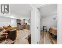 82 CUMMING Court - 24