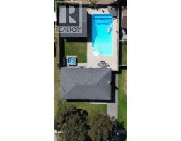 26 WOODHAVEN Road - 2